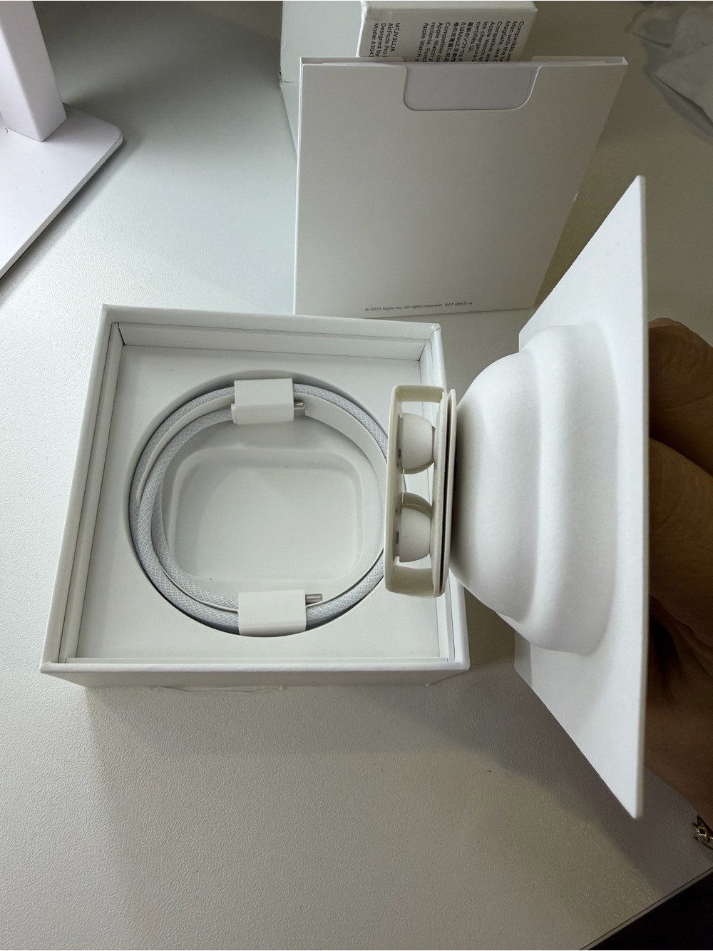 Apple Airpods Pro 2nd Generation MagSafe + Box and accessories - Picture 12 of 15